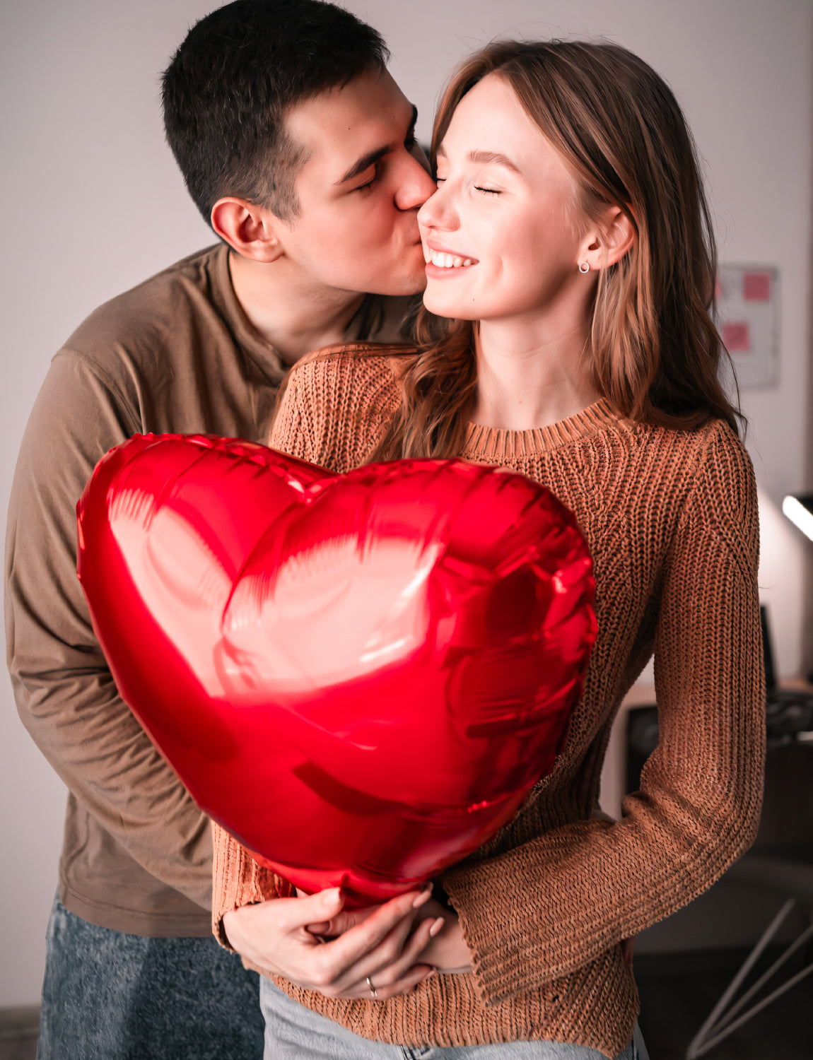 Haolongfa Valentine Balloons, 10 Inch Red Heart Balloons Kit, 30 Pcs Heart Shaped Balloons Mylar Foil Balloons for Velentines Day Anniversary Wedding Engagement Birthday Party Decorations