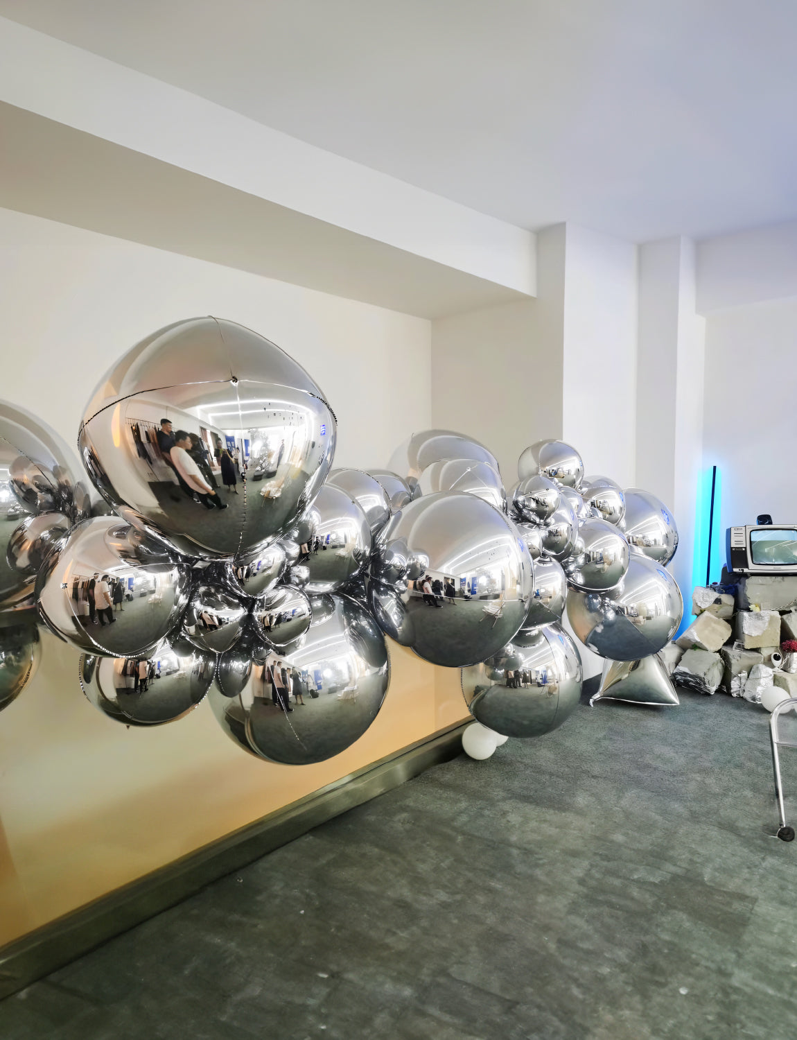 Haolongfa Silver Foil Balloons, 22/18/10 Inch 4D Round Mylar Balloons Set, Large Metallic Silver Balloons Different Sizes,Chrome Balloons Helium Balloons, for New Year Eve, Wedding Anniversary