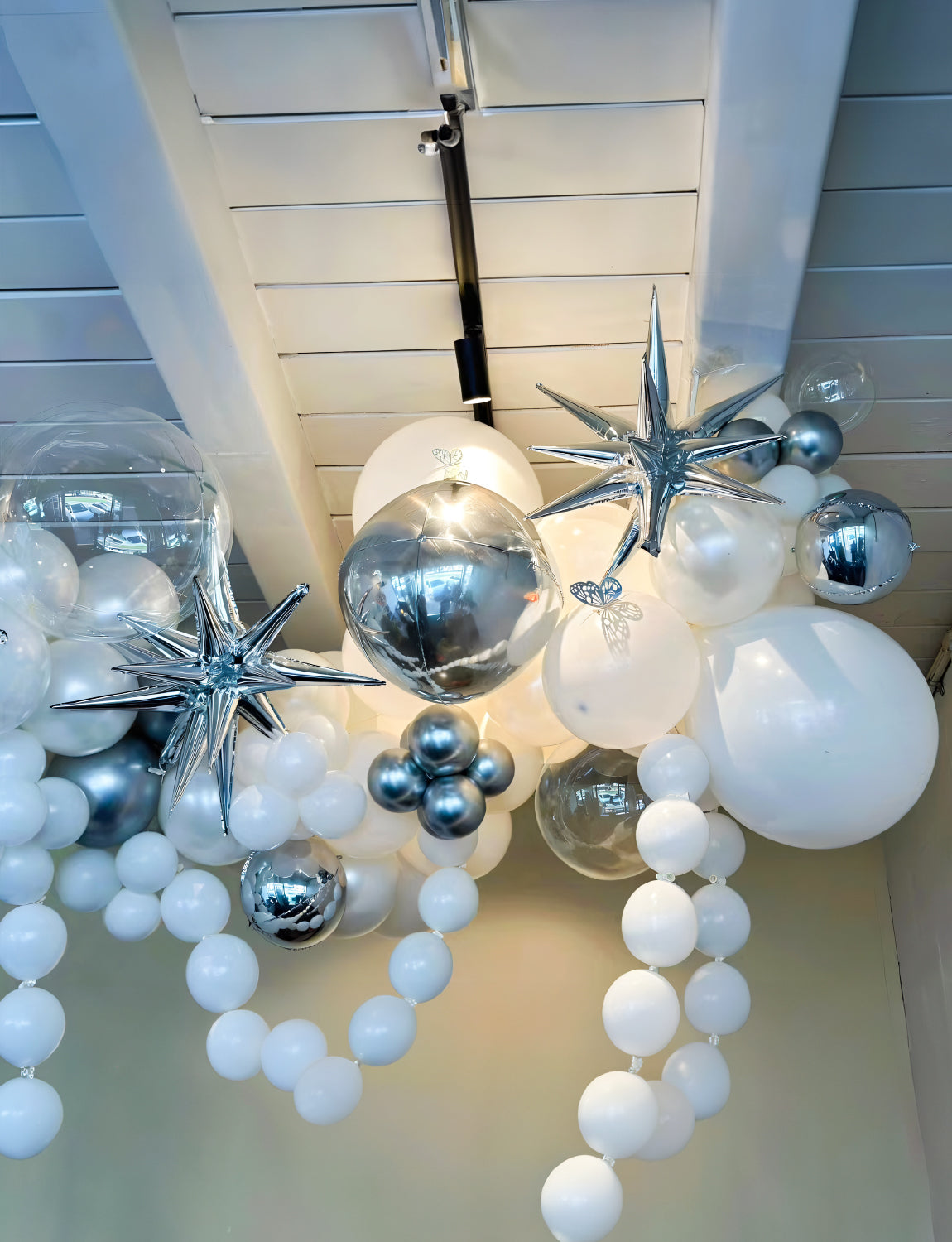Haolongfa Silver Foil Balloons-22 Inch,4D Round Silver Mylar Balloons, Explosion Star Balloons, Metallic Silver Balloons for Birthday Party, Christmas Party Decor, Happy New Year Decor 6 Pcs