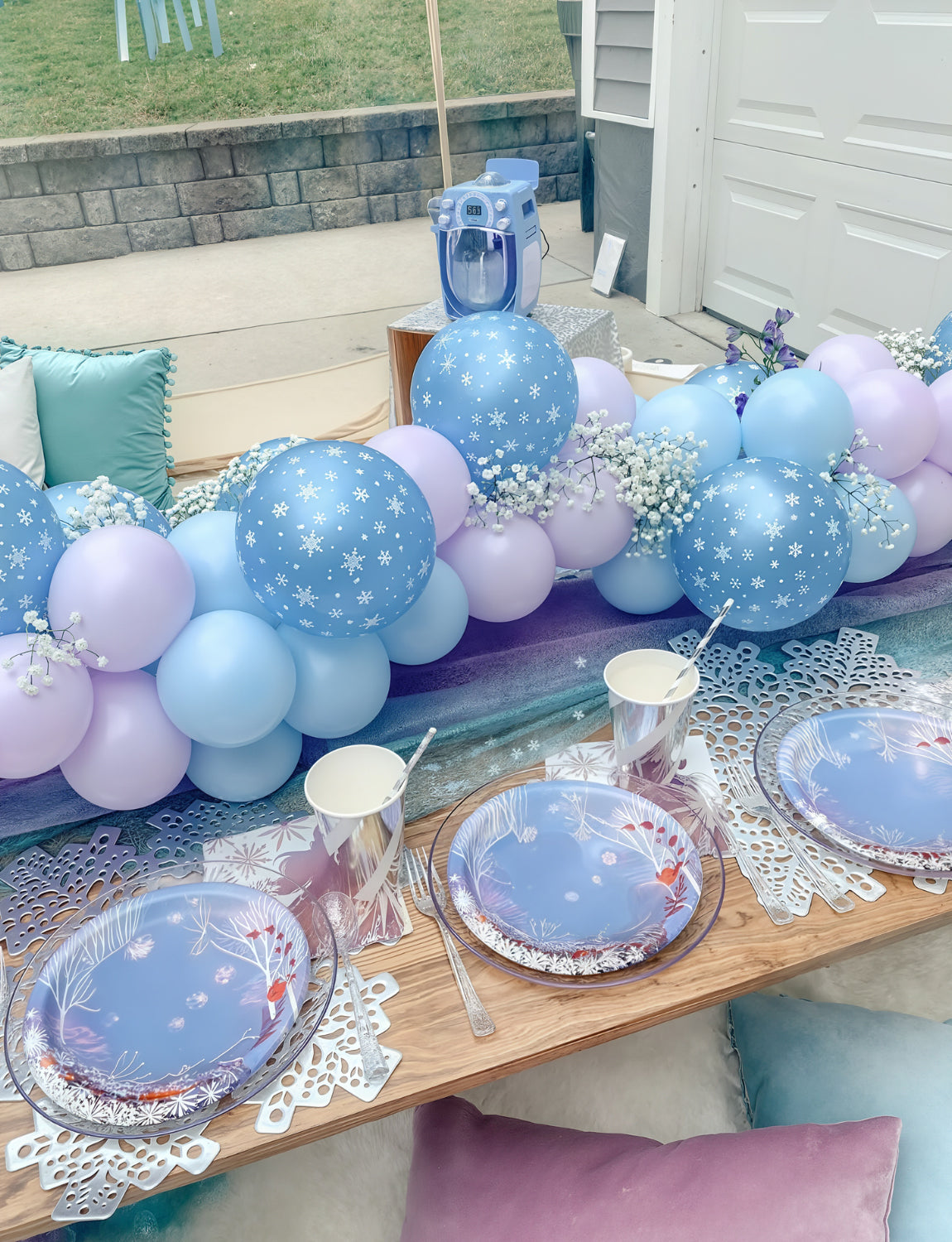 Snowflake Balloon Garland Arch Kit, 144 Pcs Purple Blue Silver White Balloons With Foil Snowflake Star Balloons, for Winter Wonderland, Princess Birthday, Baby Shower, Christmas Decor