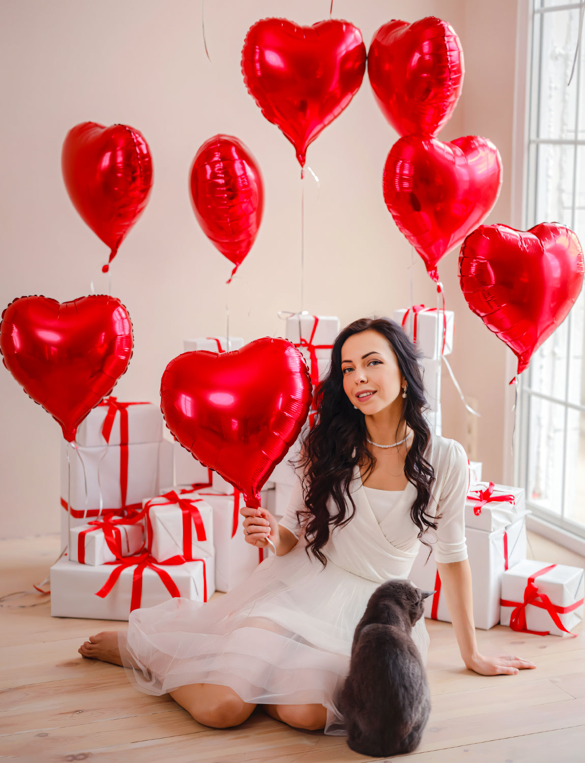 Haolongfa Valentine Balloons, 10 Inch Red Heart Balloons Kit, 30 Pcs Heart Shaped Balloons Mylar Foil Balloons for Velentines Day Anniversary Wedding Engagement Birthday Party Decorations