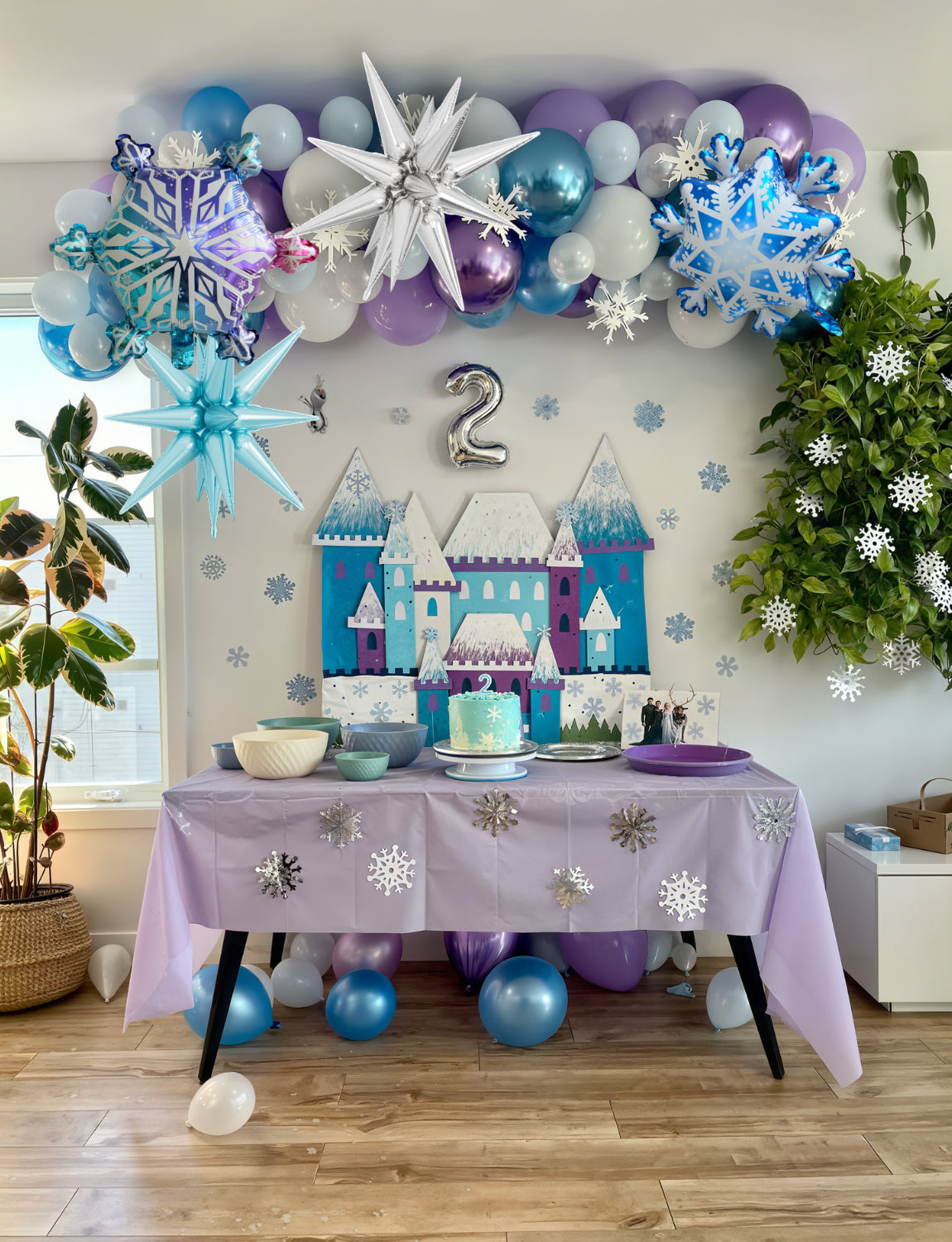 Snowflake Balloon Garland Arch Kit, 144 Pcs Purple Blue Silver White Balloons With Foil Snowflake Star Balloons, for Winter Wonderland, Princess Birthday, Baby Shower, Christmas Decor