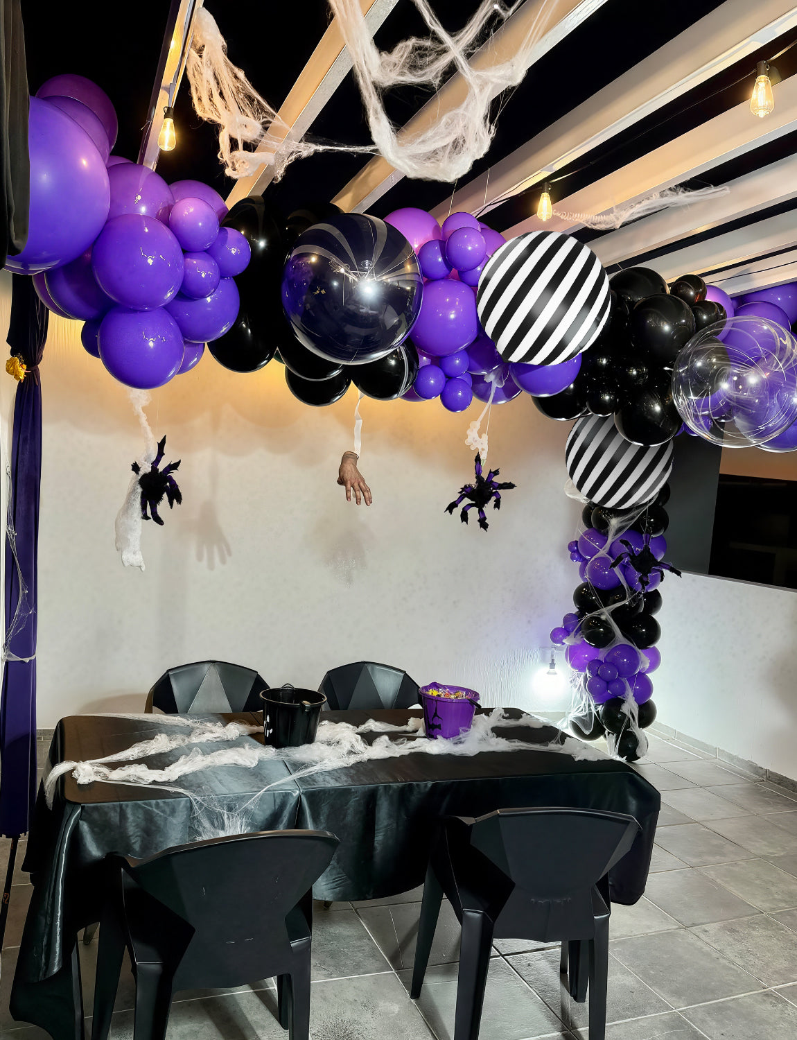 Halloween Balloon Garland Arch Kit, 135PCS Purple Black Silver Balloons with Foil Starburst Balloons for Spooky Party, Dark Style Birthday, Gothic Theme Halloween Party Decorations