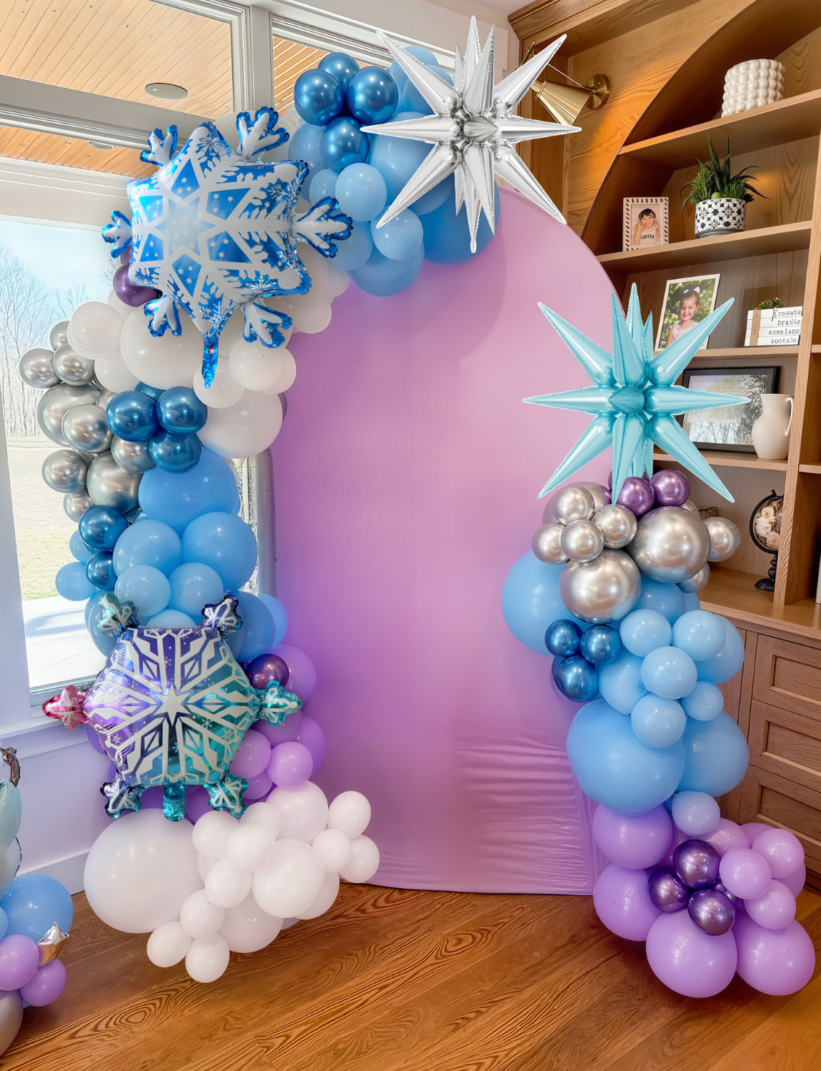 Snowflake Balloon Garland Arch Kit, 144 Pcs Purple Blue Silver White Balloons With Foil Snowflake Star Balloons, for Winter Wonderland, Princess Birthday, Baby Shower, Christmas Decor