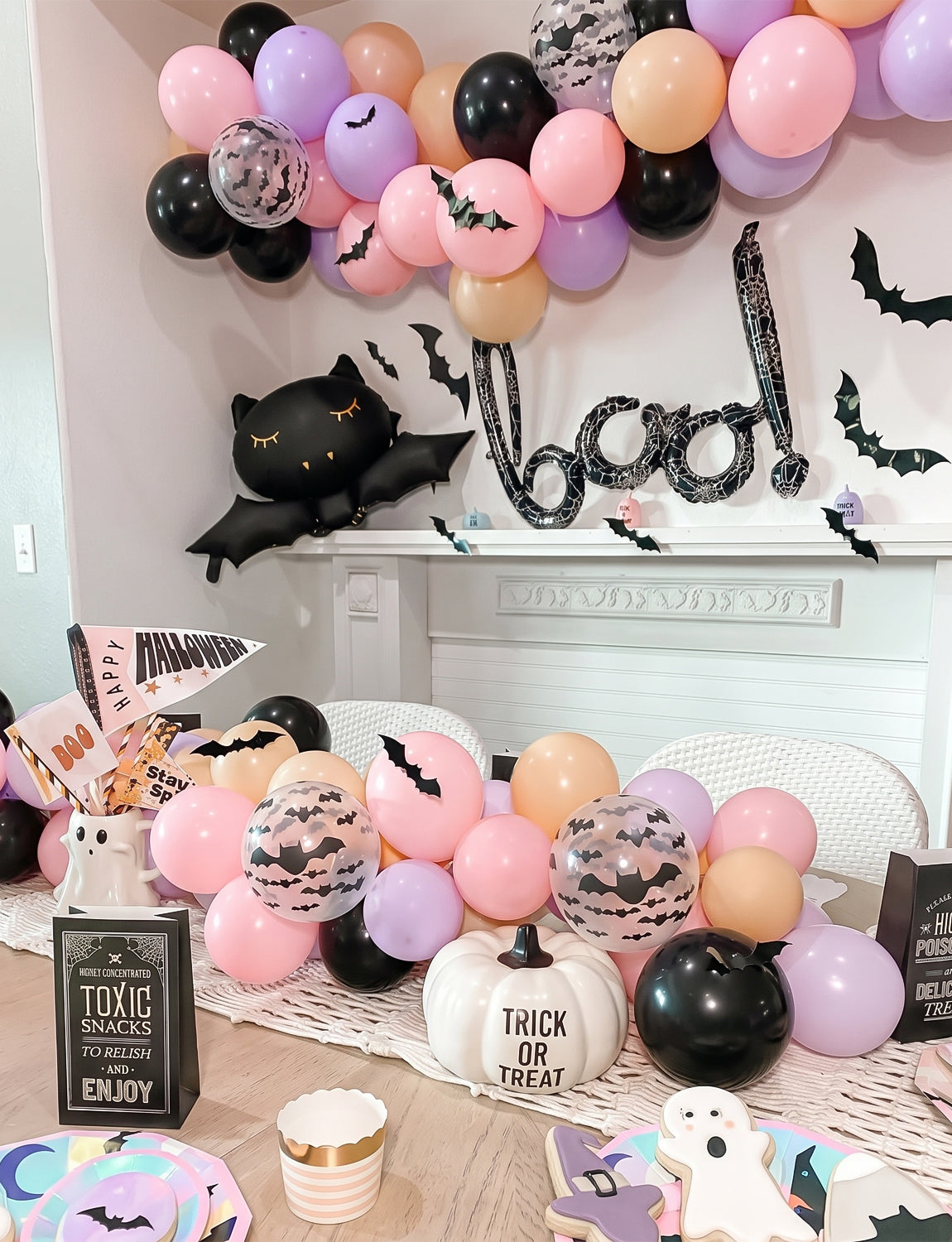Halloween Balloons, Pastel Latex Balloons for Halloween Decor 12In Black, Purple and Pink Balloons with Bat Print and 3D Bat Stickers for Cute Ghost Spooky Halloween, Birthday Party Decor