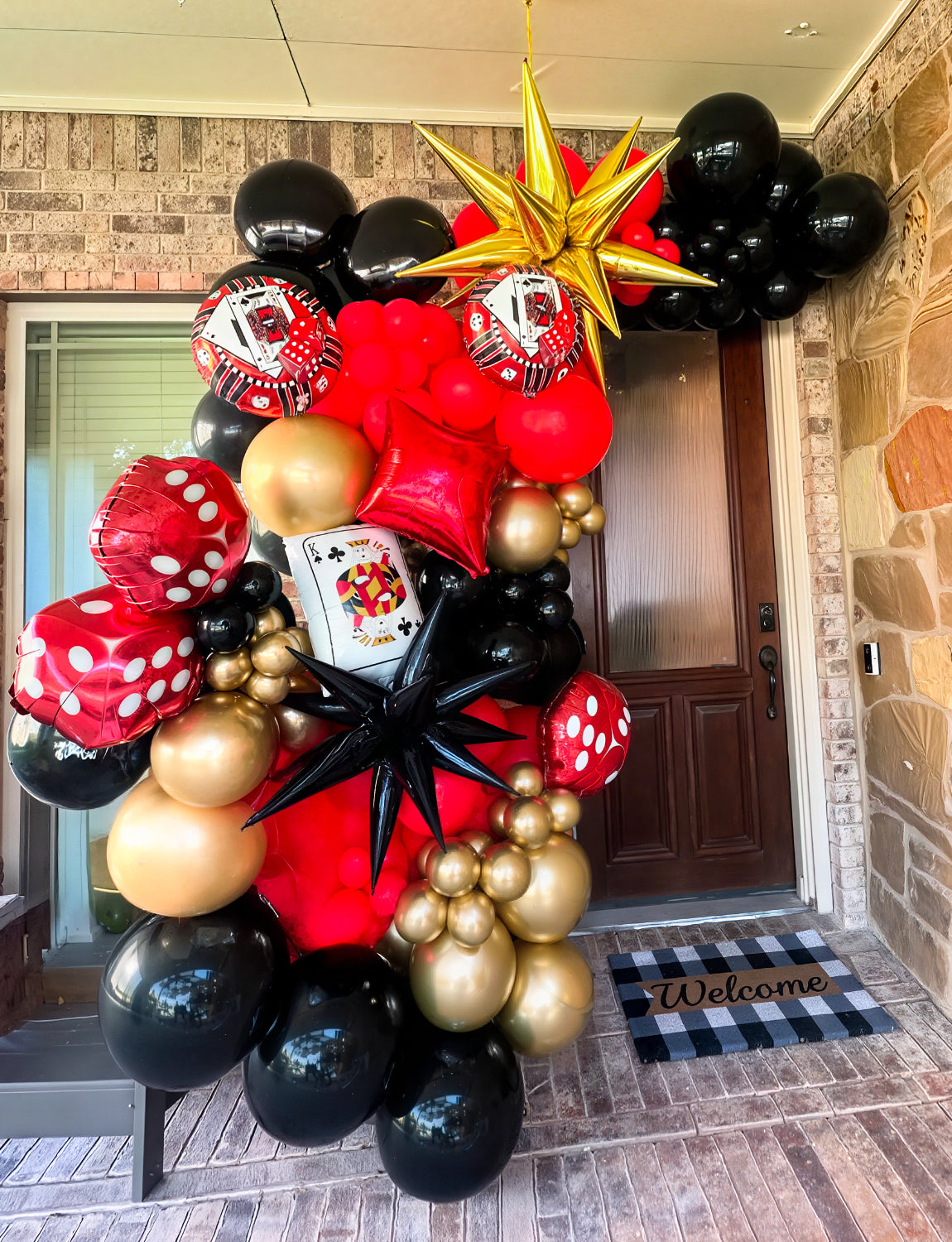 Red Black and Gold Balloons Arch Garland Kit – 131Pcs Latex Balloons with Foil Starburst Balloons for Birthday Hollywood Casino Movie Night New Year Party Decor